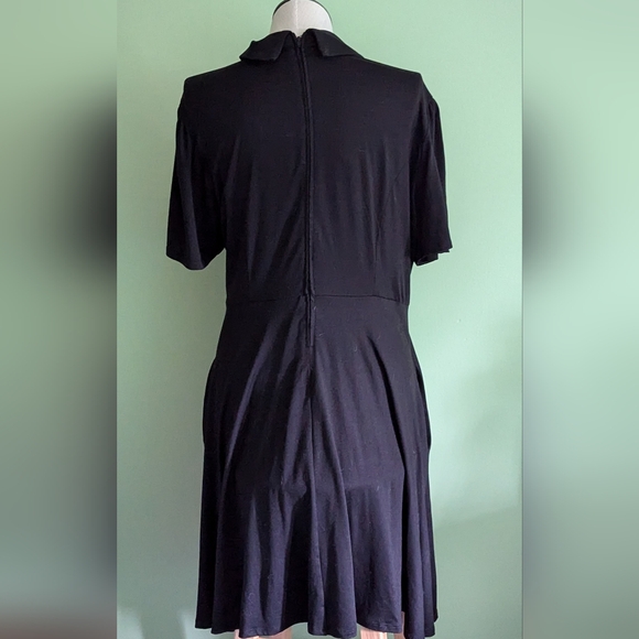 Black Babydoll Collared Dress - Picture 3 of 6